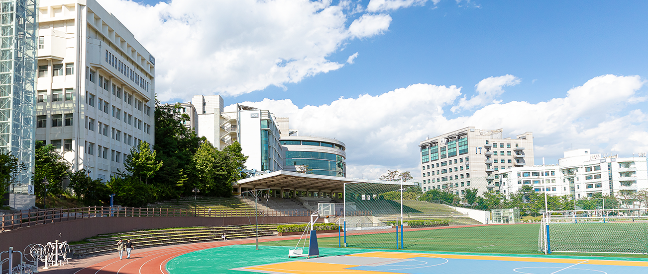 Scene 7-Outdoor Stadium’s Youthful Energy